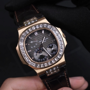 Patek Philippe Nautilus  5724R-001