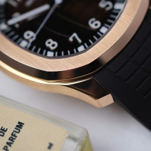 Patek Philippe Aquanaut 5167R-001