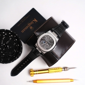 Patek Philippe Nautilus 5712G-001